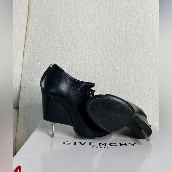 Givenchy Lace-up Booties in black size 38 - Picture 8 of 10